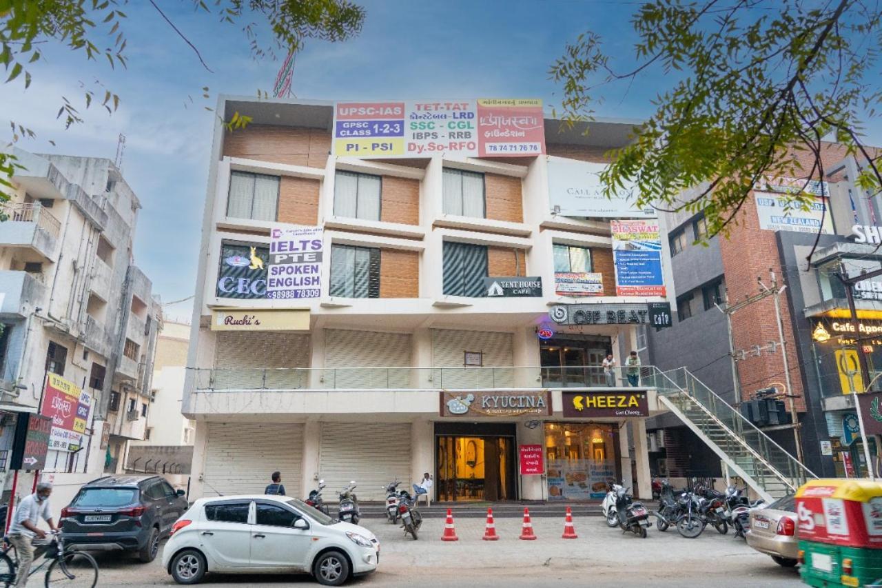 Hotel Lee Grand Ānand Exterior foto